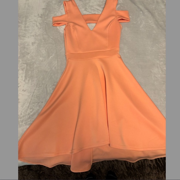 Boohoo | OFF THE SHOULDER PLUNGE HIGH LOW SKATER DRESS (4) - Picture 3 of 7